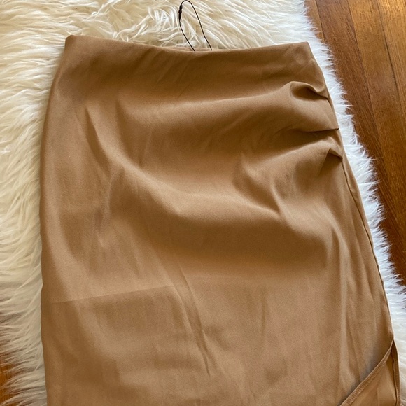 NWOT Zara Camel Side-Slit Stretch Maxi Skirt - Picture 3 of 10